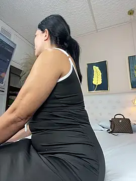 valerie lya online show from September 8, 2025, 8:08 pm