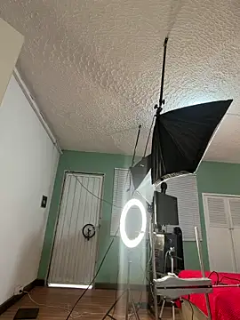 Snapshot of valerie_lya chatting on February 20, 2026, 12:51 pm valerie lya online show from February 20, 2026, 12:51 pm