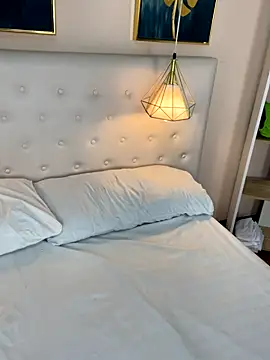 valerie lya online show from September 22, 2025, 8:48 pm