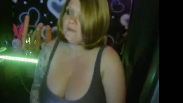 HoneyChambers online show from July 15, 2026, 10:50 pm
