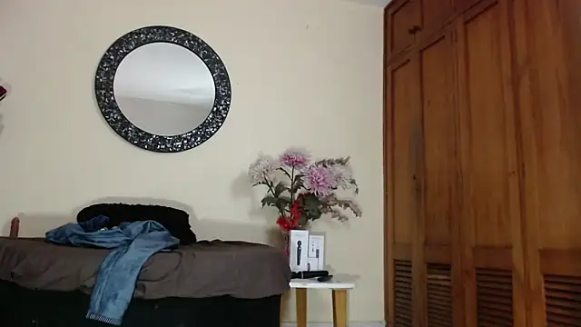 NicoleSantana online show from May 20, 2026, 9:34 pm