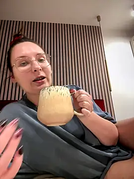 The Snowwhitee online show from November 30, 2025, 3:57 pm