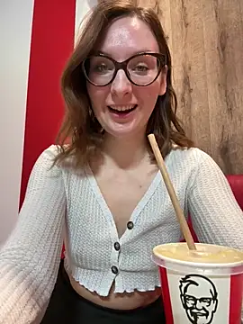 The Snowwhitee online show from February 8, 2026, 9:07 am