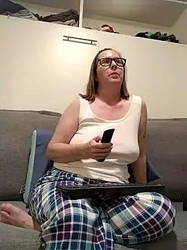 SweetandNaughty1 online show from February 8, 2026, 4:32 am