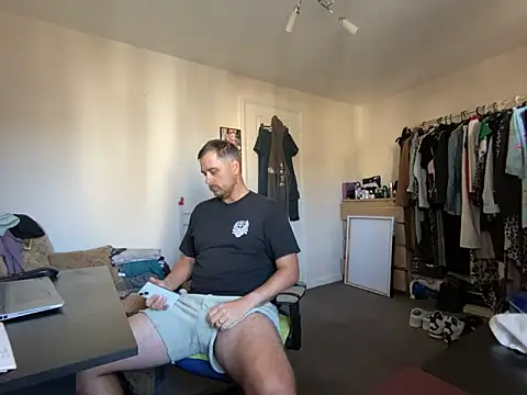 Snapshot of Kramer023 chatting on September 22, 2025, 10:21 am Kramer023 online show from September 22, 2025, 10:21 am