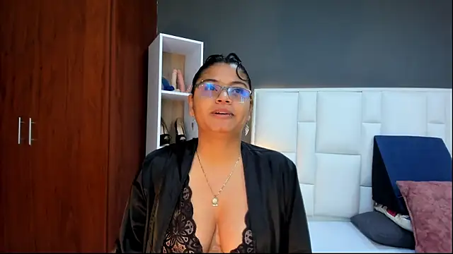 yeral2017 online show from April 14, 2026, 4:23 pm