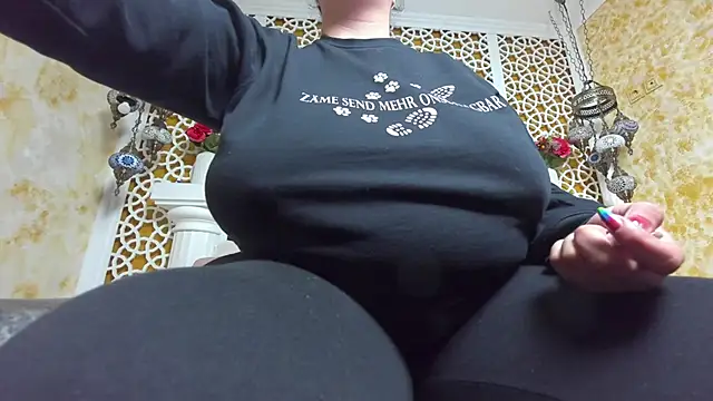 AleshaArabian online show from October 29, 2025, 4:22 am