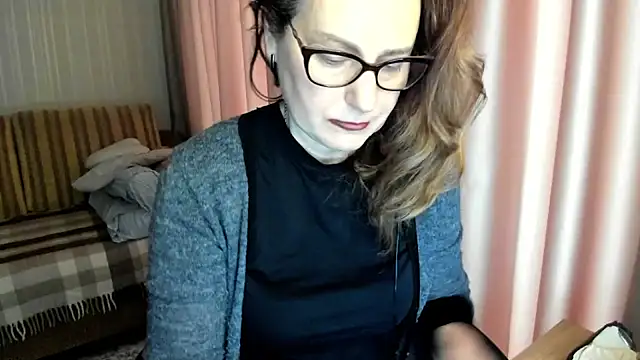 lauraoven online show from February 19, 2026, 7:49 am