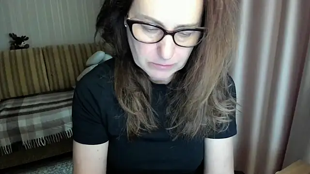 lauraoven online show from March 9, 2026, 2:31 pm