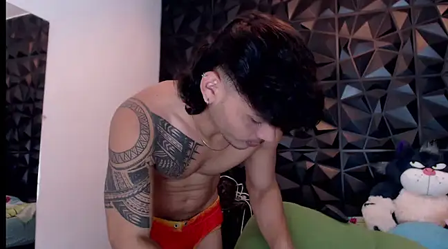 nik lucas online show from December 11, 2024, 6:31 pm