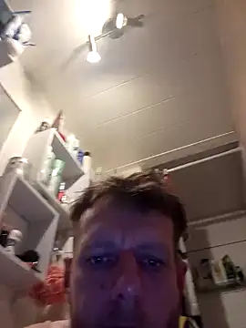 Kw8585kw online show from November 29, 2025, 12:00 am