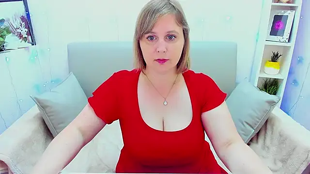 Erika Lov online show from June 6, 2026, 1:33 am