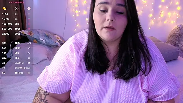 naughtykiss online show from June 3, 2026, 9:54 am