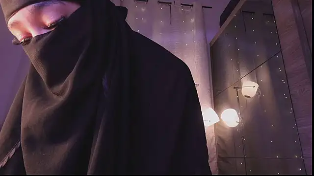 sweet diazzz online show from November 16, 2025, 8:57 pm