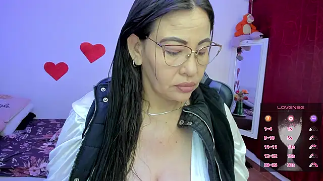 Snapshot of esmeralda_milf chatting on February 9, 2026, 2:26 pm esmeralda milf online show from February 9, 2026, 2:26 pm