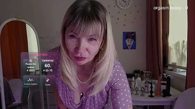 Snapshot of JuliaVilnet chatting on March 11, 2025, 5:13 am JuliaVilnet online show from March 11, 2025, 5:13 am