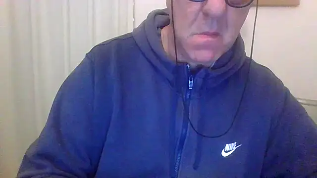 ANONIMO7735 online show from April 4, 2026, 4:19 am