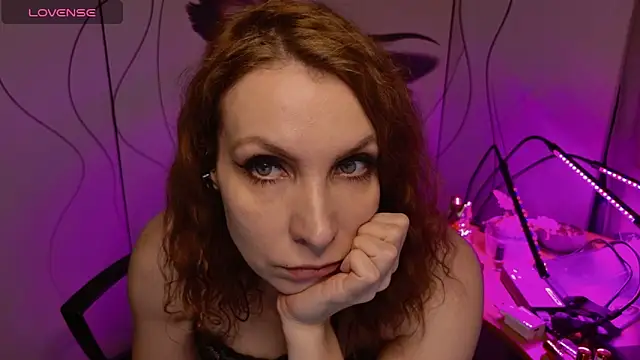 JohansonKatie online show from March 12, 2026, 3:56 am