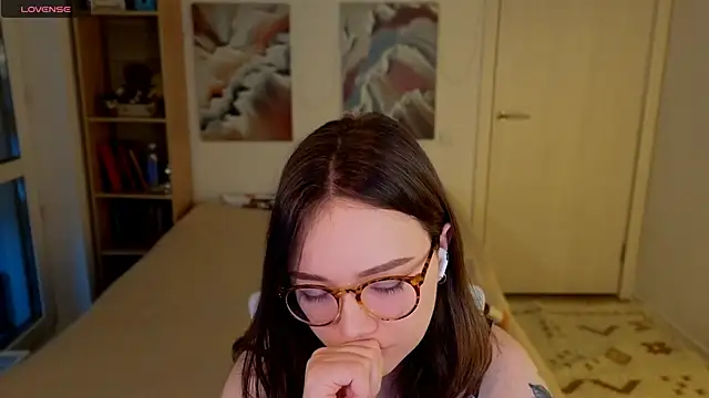 MilenaSaint online show from April 16, 2026, 4:13 am