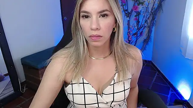 Snapshot of ms_sofia_x chatting on November 15, 2025, 4:11 pm ms sofia x online show from November 15, 2025, 4:11 pm