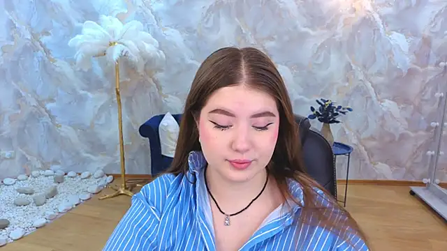 NicoleFoxery online show from December 5, 2025, 6:17 pm