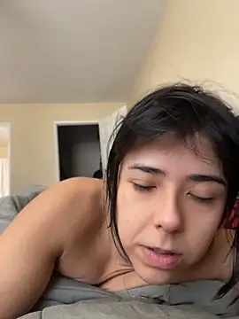Snapshot of Evie-Luna chatting on April 26, 2026, 6:05 pm Evie-Luna online show from April 26, 2026, 6:05 pm