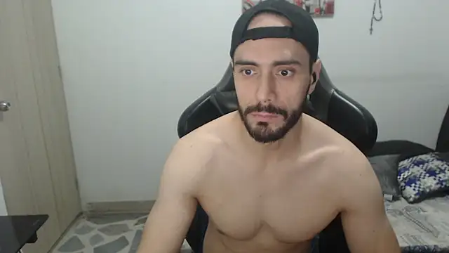 samuelgarcia  online show from November 4, 2025, 10:41 am