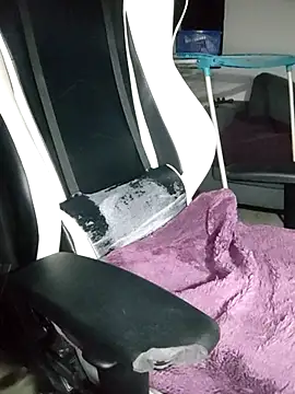 Intense 1337 online show from February 22, 2025, 3:23 am