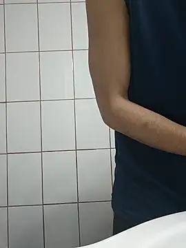 TommyMomentum online show from October 17, 2025, 4:27 am