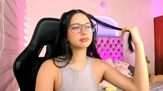 Luniverse online show from December 4, 2025, 8:30 pm