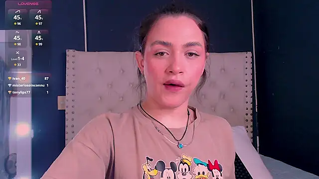 Snapshot of valen_thompson chatting on January 8, 2025, 11:30 pm valen thompson online show from January 8, 2025, 11:30 pm