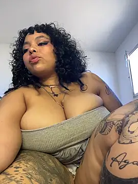 Snapshot of PrincessLauren420 chatting on January 18, 2026, 6:22 pm PrincessLauren420 online show from January 18, 2026, 6:22 pm