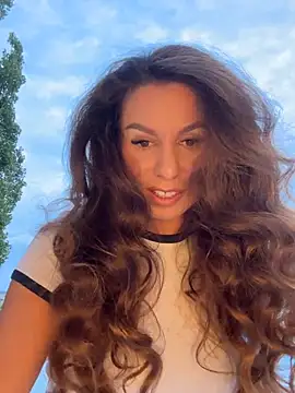 Snapshot of Marilyn_La_Rose chatting on July 26, 2026, 5:53 pm Marilyn La Rose online show from July 26, 2026, 5:53 pm