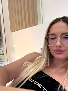 Snapshot of mollyxxx chatting on September 11, 2025, 3:39 am mollyxxx online show from September 11, 2025, 3:39 am