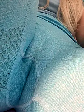 Snapshot of mollyxxx chatting on January 9, 2026, 3:24 am mollyxxx online show from January 9, 2026, 3:24 am