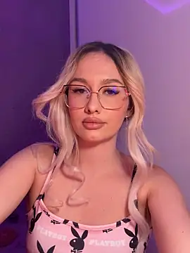 Snapshot of mollyxxx chatting on September 25, 2025, 10:05 pm mollyxxx online show from September 25, 2025, 10:05 pm