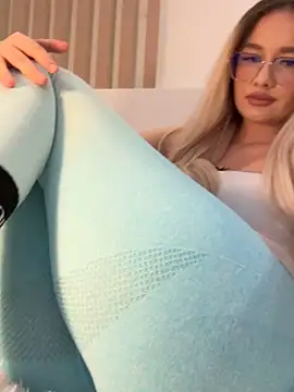 Snapshot of mollyxxx chatting on February 7, 2026, 1:57 am mollyxxx online show from February 7, 2026, 1:57 am