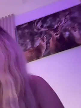 Snapshot of mollyxxx chatting on February 11, 2026, 4:34 am mollyxxx online show from February 11, 2026, 4:34 am