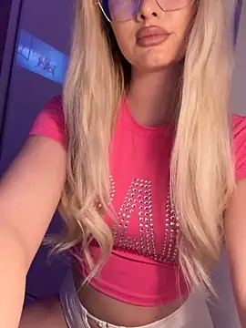 Snapshot of mollyxxx chatting on January 7, 2026, 5:01 am mollyxxx online show from January 7, 2026, 5:01 am