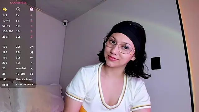 Anyi 1 online show from June 28, 2026, 3:02 am