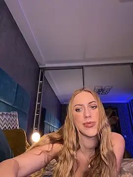 RockQueen A online show from February 9, 2026, 4:32 am