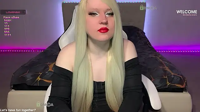 camsmiley online show from April 11, 2026, 6:54 am