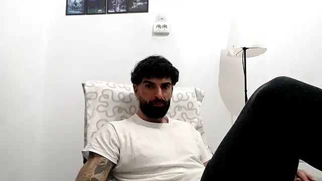 Verycutex online show from February 26, 2026, 7:14 pm