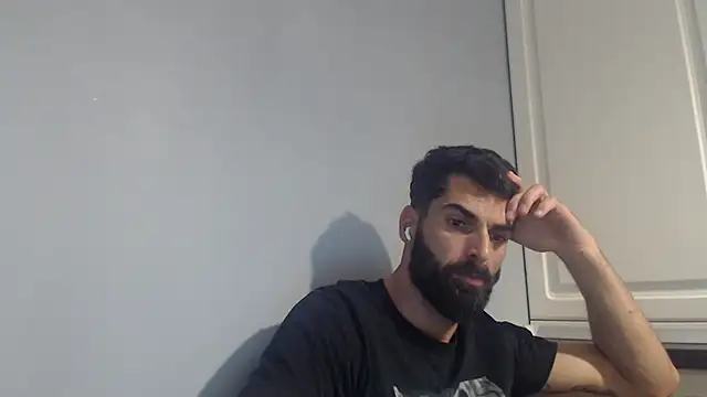 Verycutex online show from November 4, 2025, 6:33 pm