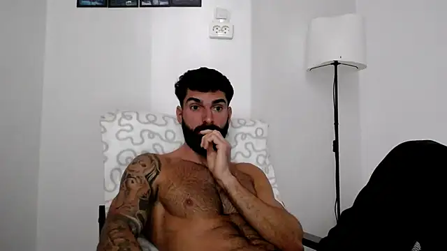 Verycutex online show from November 26, 2025, 7:19 am