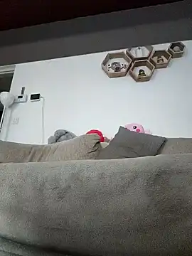 Bigcock18100 online show from March 28, 2026, 9:32 am