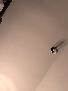 Bigcock18100 online show from November 18, 2025, 8:39 am