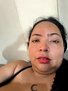 NIKOLE1301 online show from November 5, 2025, 2:42 pm