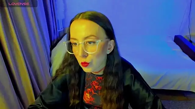 CurlySteph online show from April 30, 2026, 7:21 pm