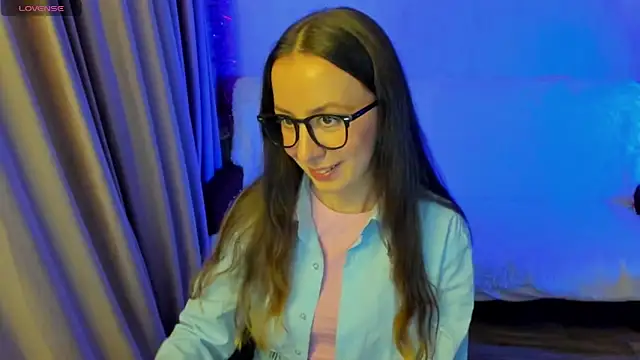 CurlySteph online show from October 28, 2025, 4:50 pm